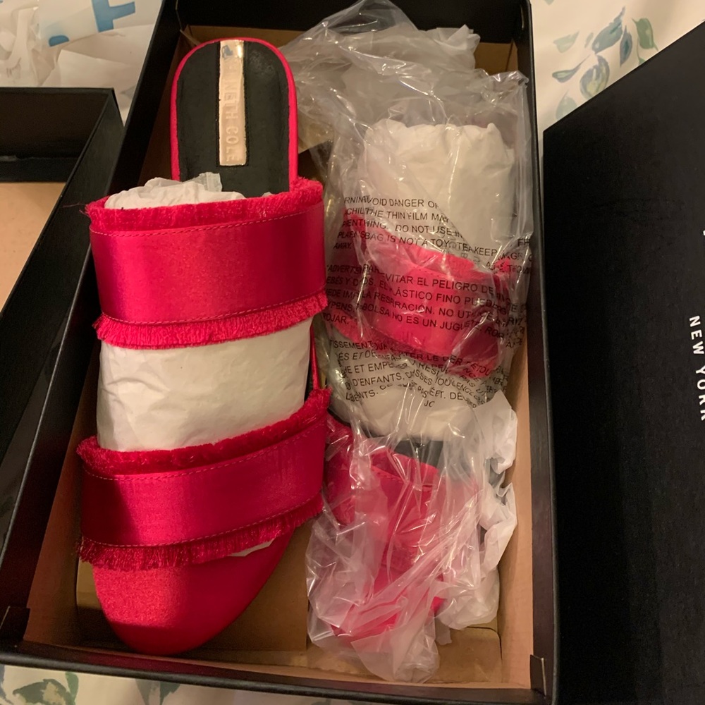 KENNETH COLE SANDALS - Picture 2 of 2